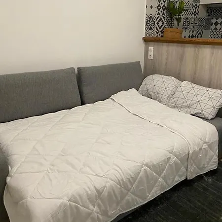Small Studio In Appartamento Parigi